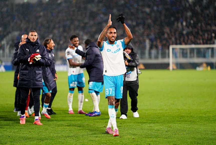 Aubameyang ”hồi xuân” đưa Marseille lên đỉnh Ligue 1