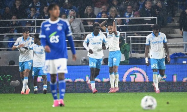 Aubameyang nổ súng, Marseille vượt mặt PSG chiếm đỉnh bảng Ligue 1