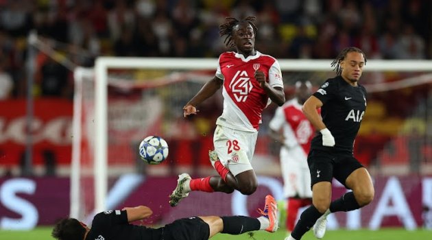 Bất lực trước Guglielmo Vicario, Monaco tiếc nuối chia điểm với Tottenham