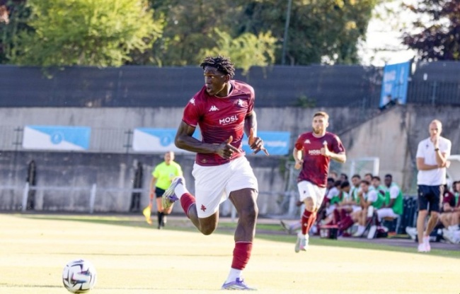 Brian Madjo: Thần đồng gây sốt của Metz ra mắt Ligue 1