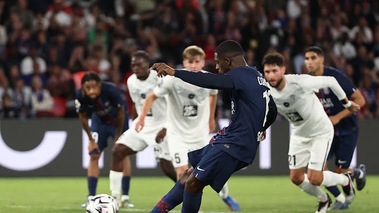 Dembele đá hỏng phạt đền, PSG nhọc nhằn đánh bại Angers nhờ Fabian Ruiz