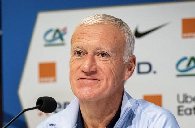 Deschamps phản pháo PSG sau chấn thương của Dembele và Doue