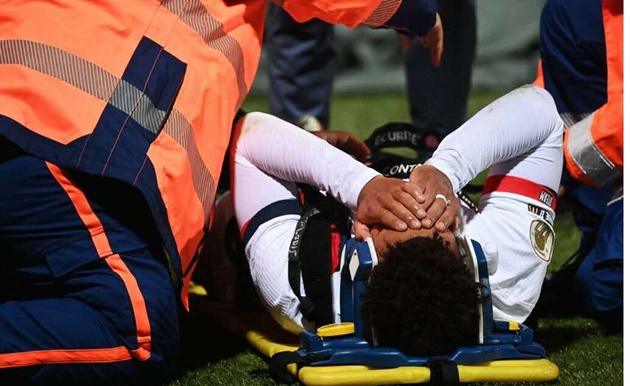 Desire Doue chấn thương, PSG lo lắng trước trận Bayern