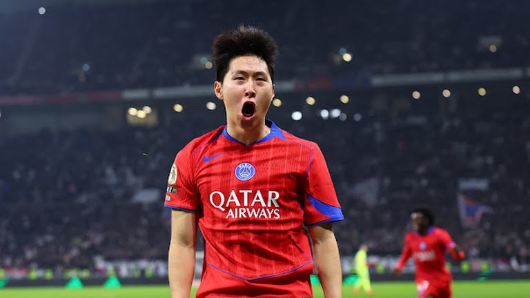 Enrique tán dương Lee Kang-in, mừng cột mốc 100 trận tại PSG