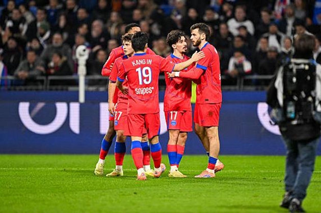 Joao Neves hóa người hùng giúp PSG nhọc nhằn đánh bại Lyon