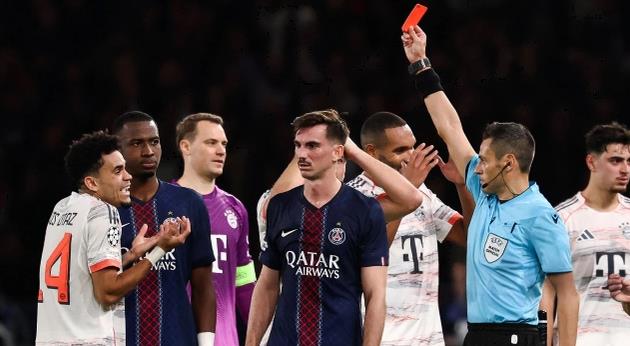 Luis Diaz lập cú đúp rồi nhận thẻ đỏ, Bayern xuất sắc đả bại PSG