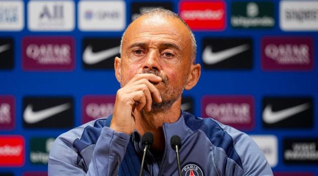 Luis Enrique lo lắng khi PSG liên tiếp mất người trước đại chiến Barcelona