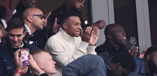 Mbappe vui vẻ gặp lại Luis Enrique sau trận Lille – PSG