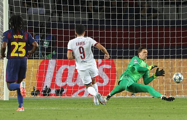 PSG đã kiểm soát trận đấu với Barcelona như thế nào?