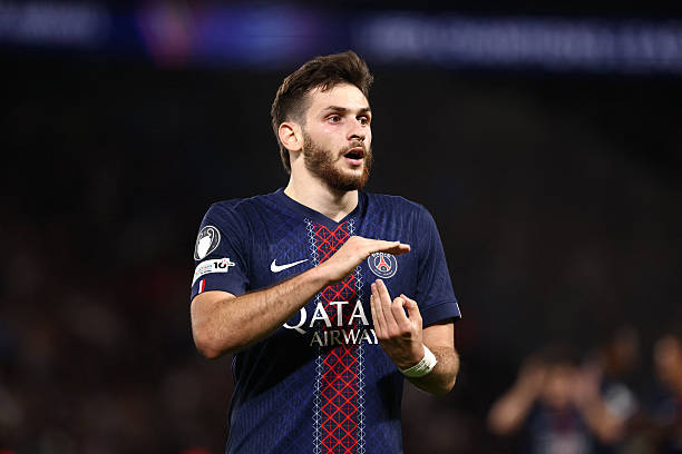 Trước đại chiến Barca, PSG ra quyết định quan trọng về Kvaratskhelia