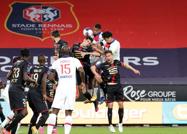 “1 đòn giáng mạnh vào tinh thần PSG”