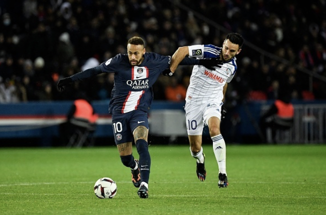 Arda Turan nêu vấn đề lớn với Neymar