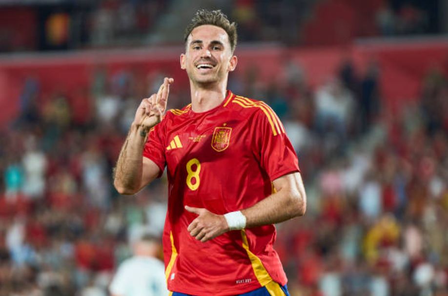 Arsenal được khuyên chiêu mộ nhà vô địch EURO, Ruiz