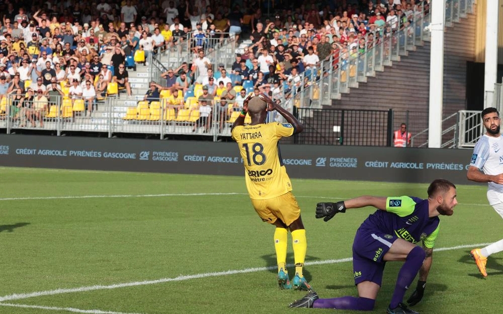 Báo Pháp: ‘Khó bào chữa cho thất bại của CLB Pau’