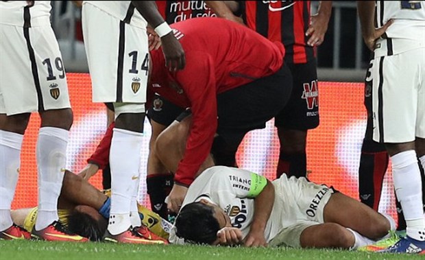 Bất tỉnh trên sân, Falcao vẫn chưa được cho xuất viện