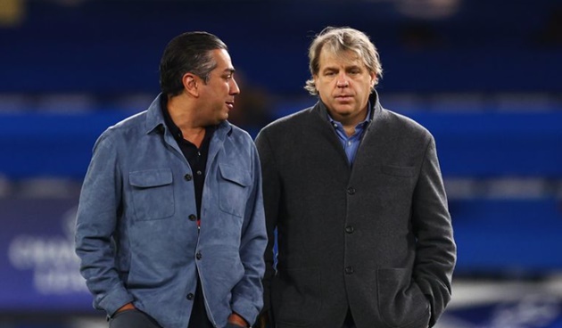 Chelsea quyết giữ HLV Rosenior sau mùa giải thành công