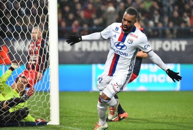Chuyển nhượng Pháp 05/07: Xong tương lai Lacazette; Marseille có tân binh