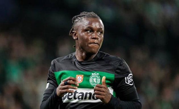 Chuyển nhượng tối 01/12: M.U theo đuổi Quenda; Arsenal cân nhắc bán Kiwior