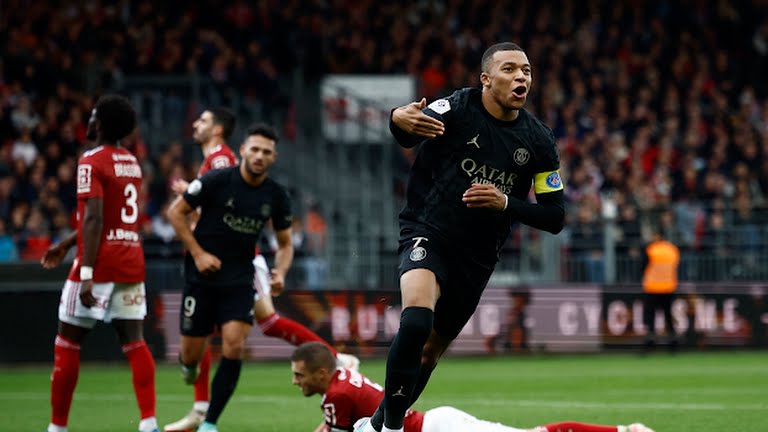 Công làm thủ phá, PSG ‘hút chết’ trước Brest