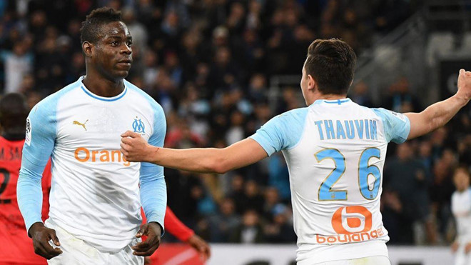 Đấm vỡ mũi đối phương, Balotelli sắp nhận án phạt nặng