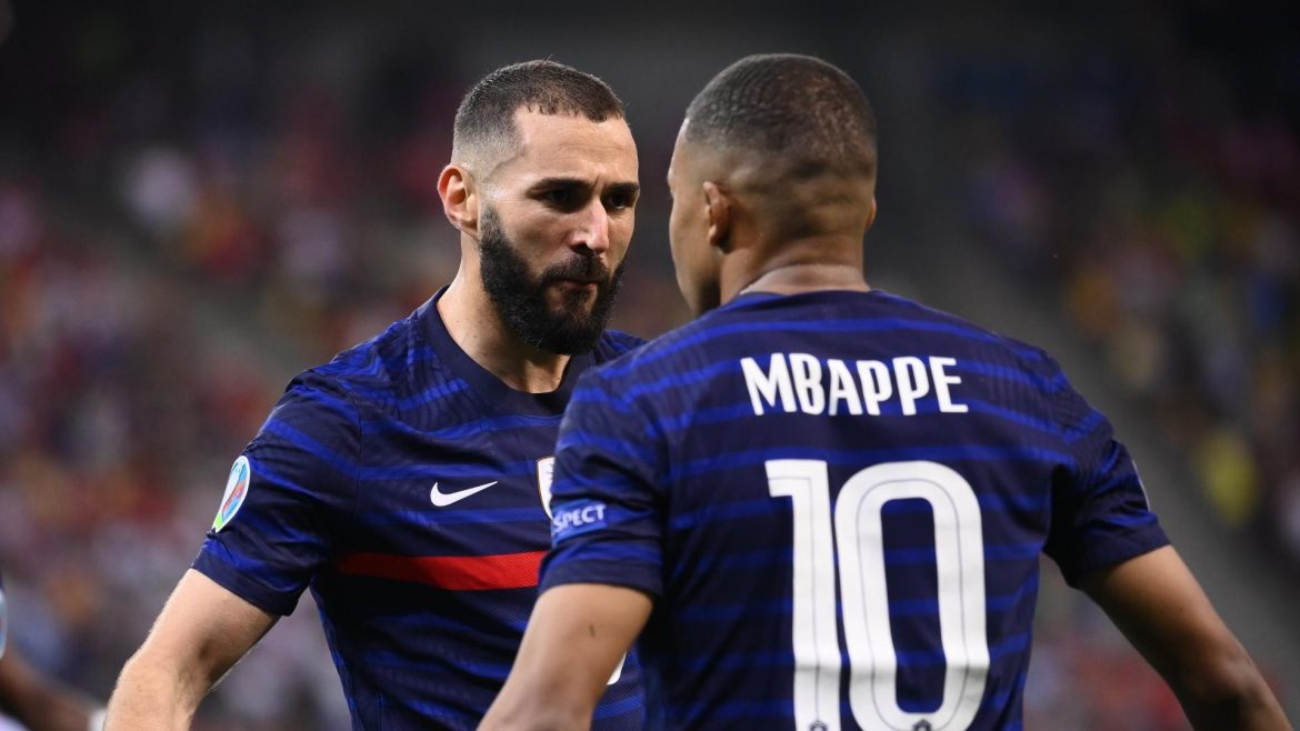 Danh hiệu của Mbappe bị lu mờ bởi lá phiếu gây tranh cãi của Benzema