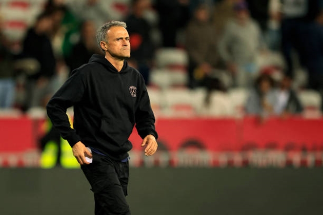 Đánh rơi 2 điểm, Luis Enrique chỉ trích học trò