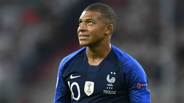 Đâu là điểm Mbappe đang vượt trội Messi, Ronaldo?