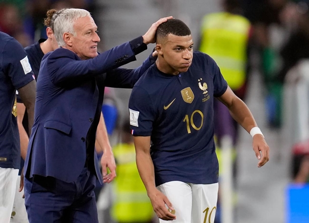 Deschamps: “Mbappe xứng đáng giành Quả bóng Vàng”