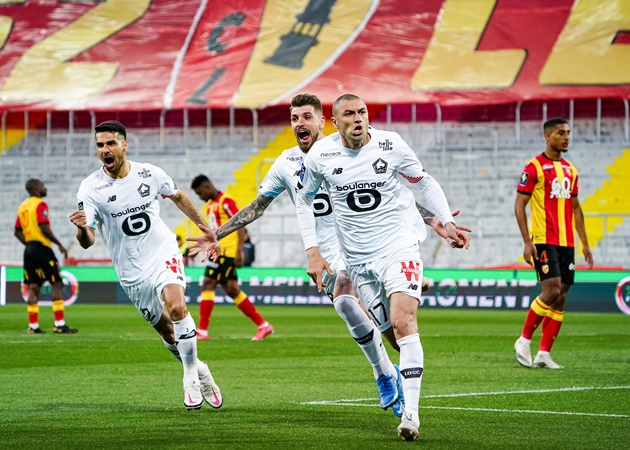 Đỉnh hơn Neymar gấp bội, ‘trọng pháo’ 35 tuổi khiến PSG lo lắng tột độ