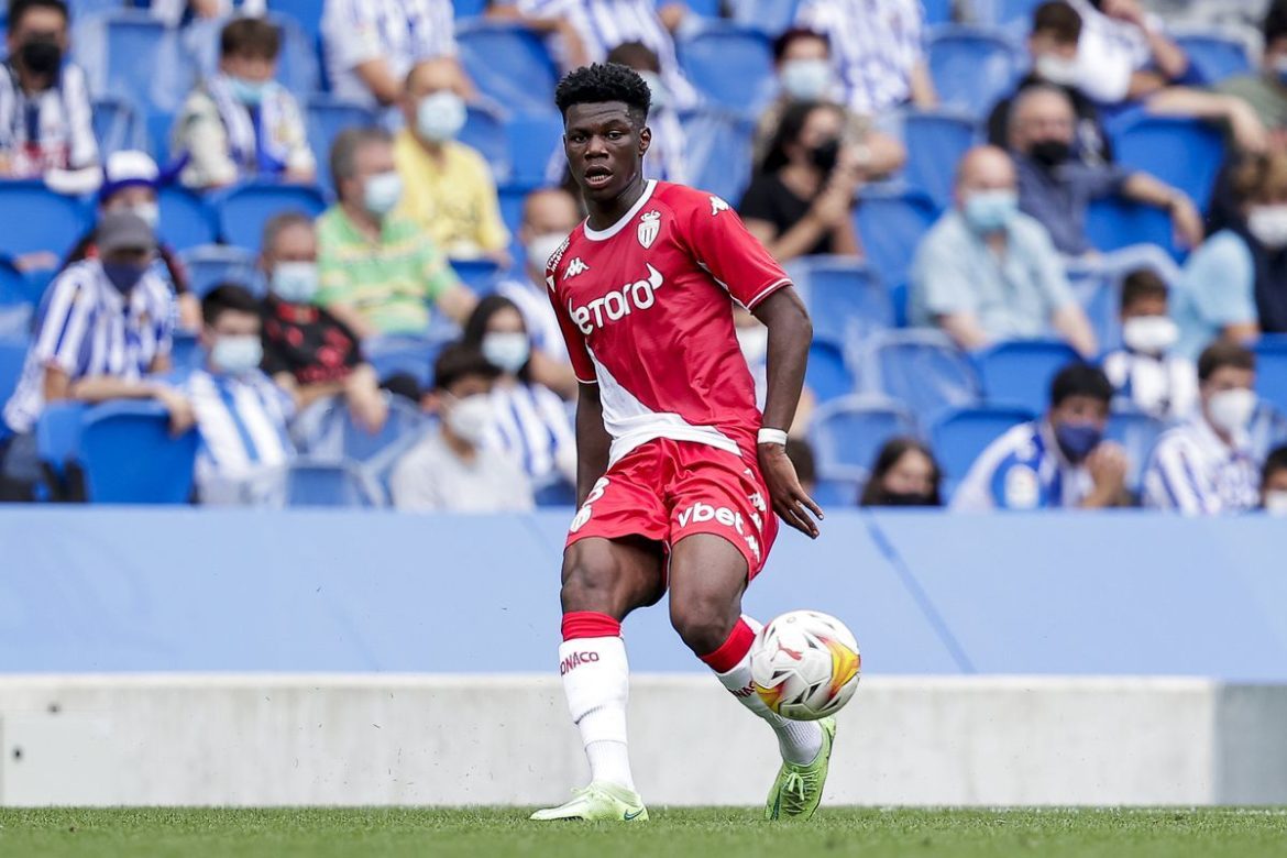 Đội hình tiêu biểu Ligue 1 tháng 10: Mục tiêu của Man Utd, Chelsea