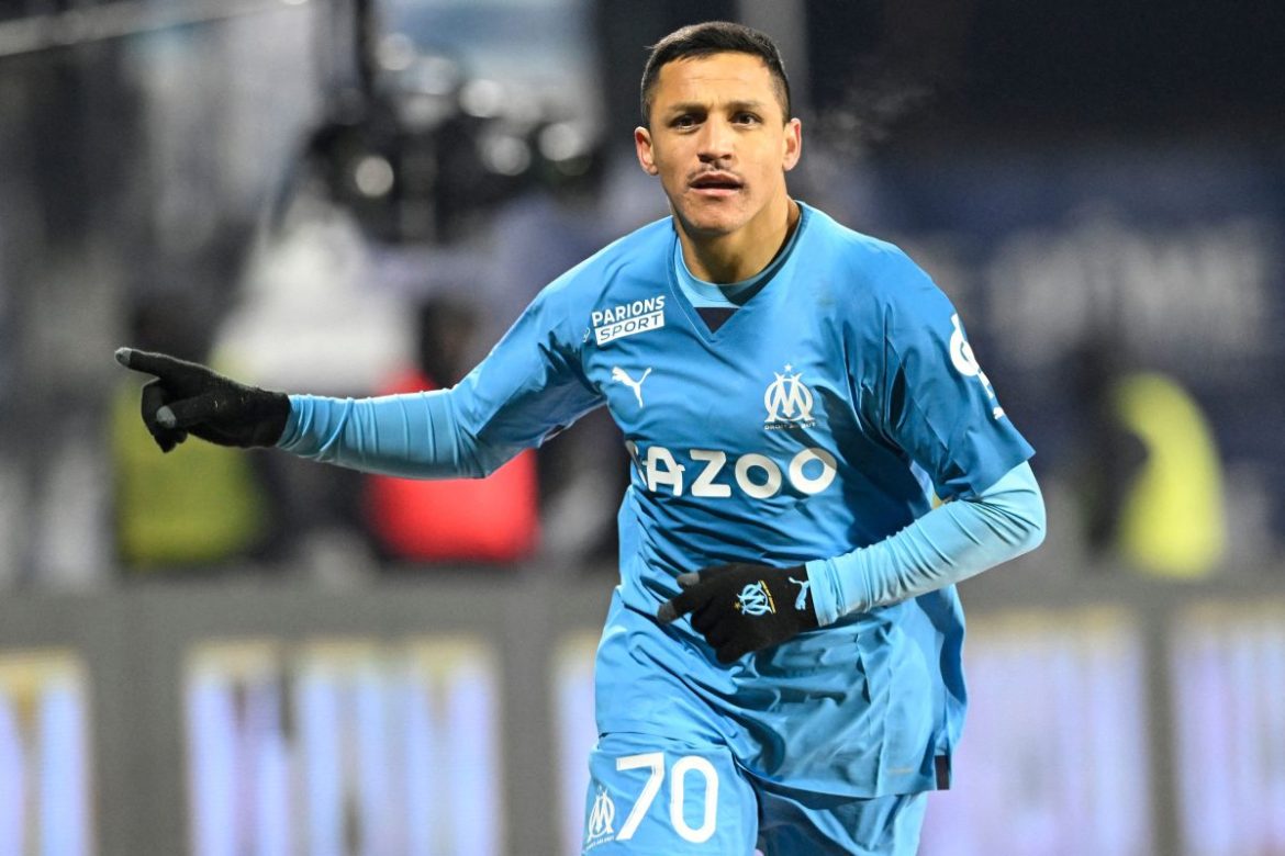 Đội hình tiêu biểu Ligue 1 tháng 3: Cố nhân Arsenal, Messi cô đơn