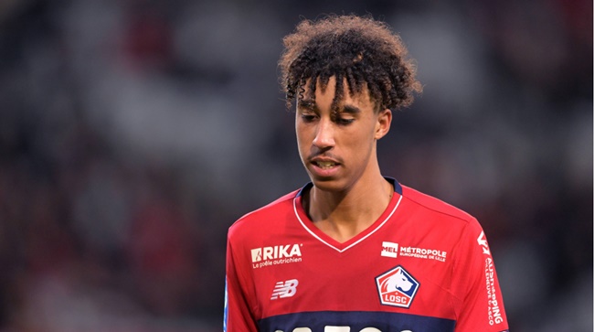 Đòi ra đi, Yoro lập tức bị HLV Lille nhắc nhở