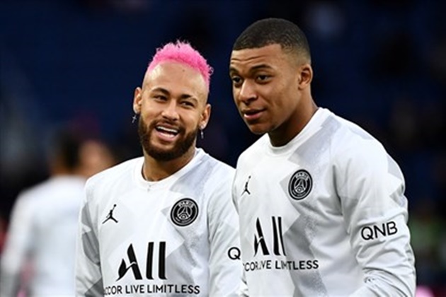 “Đứng cạnh Mbappe, Neymar là một thảm họa về sự chuyên nghiệp”