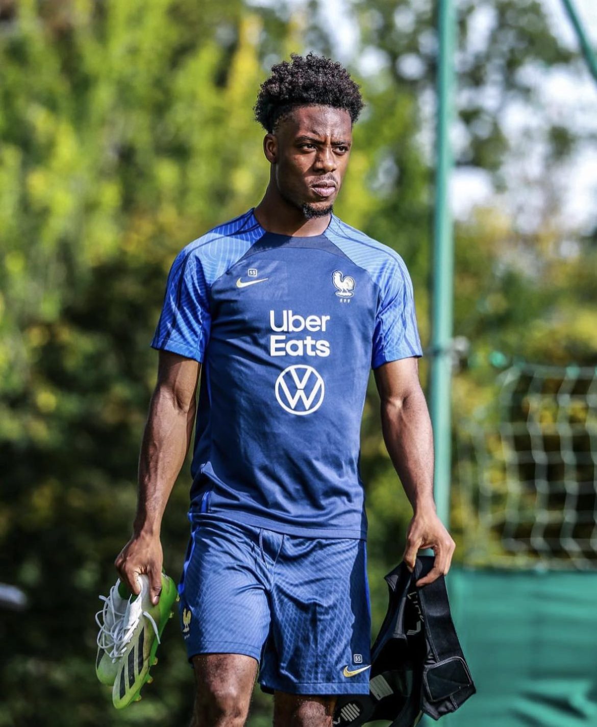 Elye Wahi nói thẳng lý do từ chối Chelsea