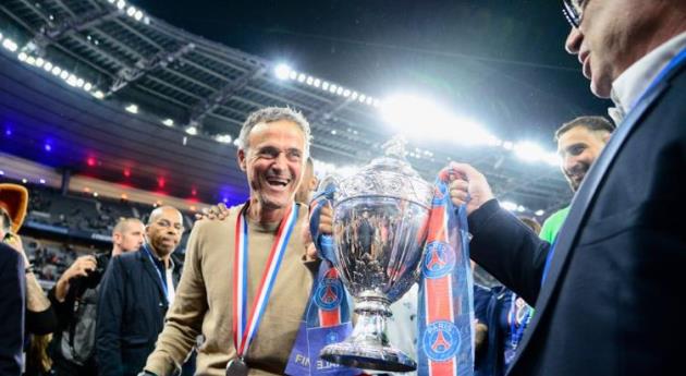 Enrique chia sẻ áp lực, kỳ vọng cú ăn ba