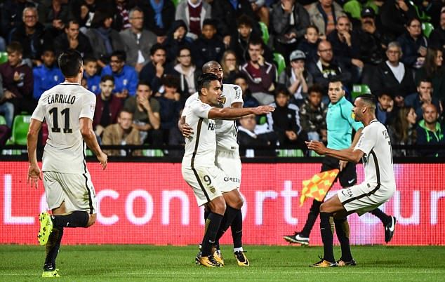 Falcao lại sắm vai người hùng giúp Monaco đánh bại Metz