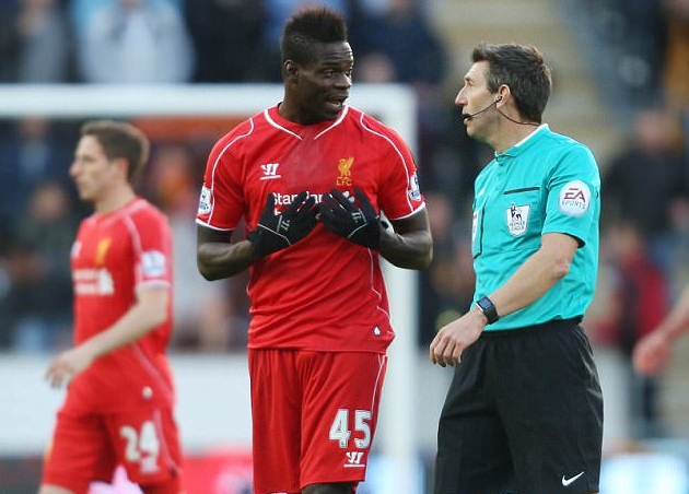 Football Leaks hé lộ hợp đồng kỳ lạ của Balotelli và Liverpool