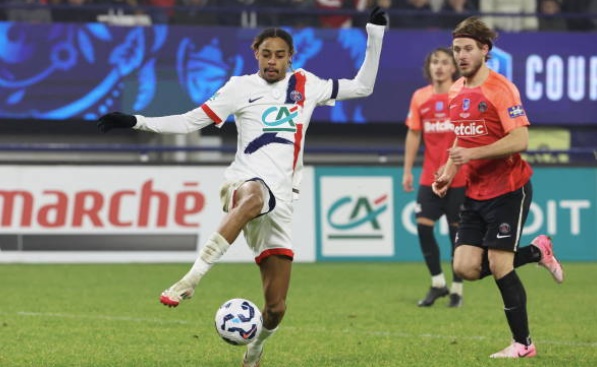 Gây bất ngờ cho PSG, HLV Espaly nói 3 câu