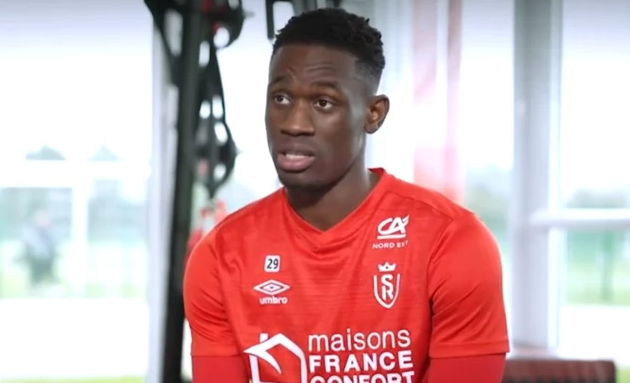 Giroud gửi thông điệp bất ngờ cho Folarin Balogun