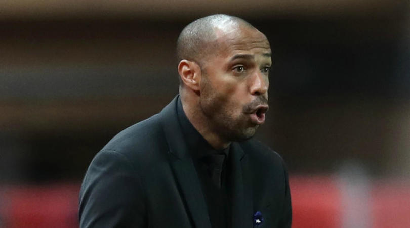 Giữa tâm bão, đã xuất hiện tiếng nói bảo vệ Henry