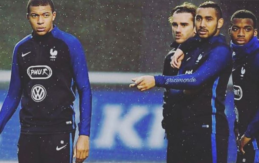 Griezmann sợ mất suất chính thức vào tay Kylian Mbappe