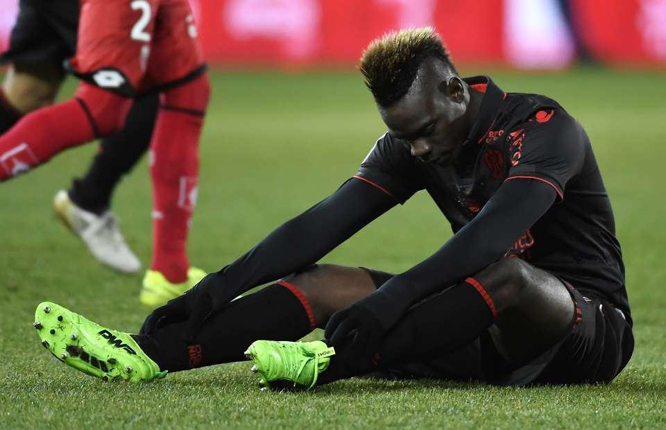 Hài hước chuyện Balotelli lỡ 2 phút thi đấu vì lý do ngớ ngẩn