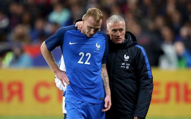 Hậu vệ Barca bất ngờ tuyên bố giã từ ĐT Pháp