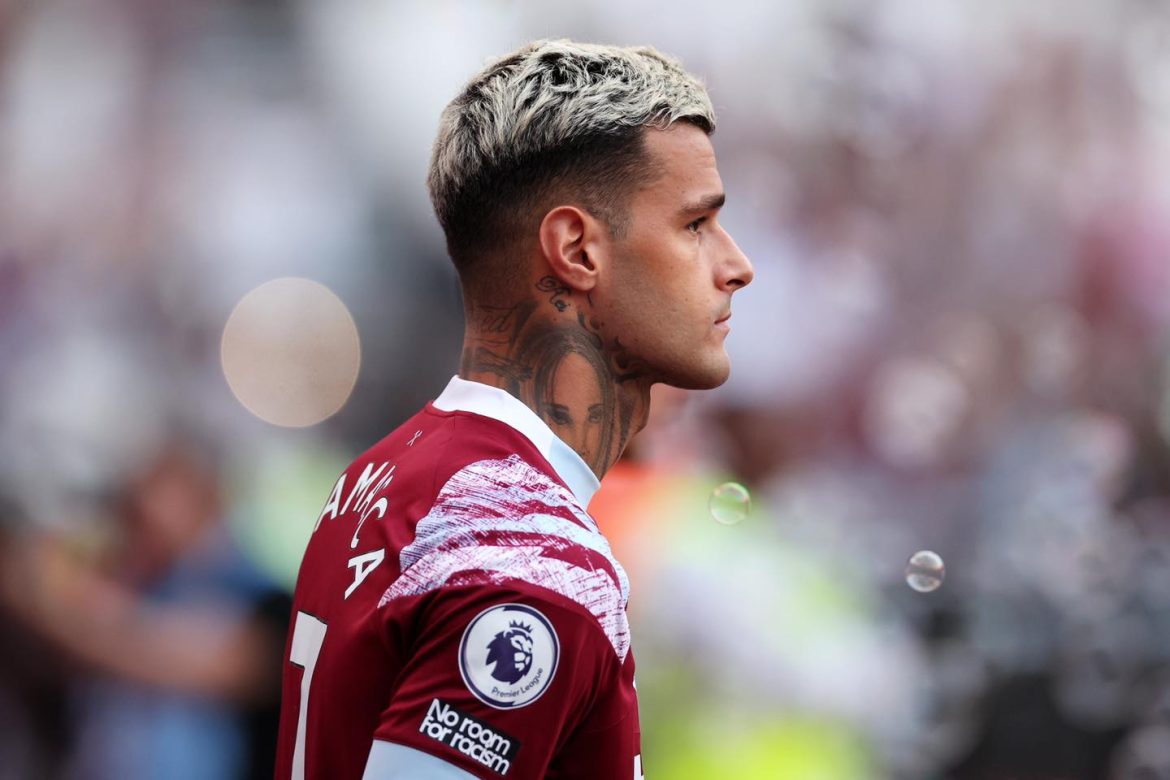 Hé lộ 2 mục tiêu hàng công bị bỏ lỡ của PSG