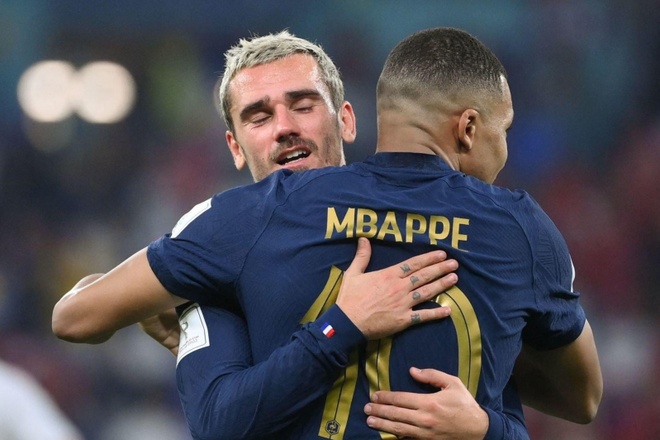 HLV Deschamps nói gì khi Griezmann có thể bỏ tuyển Pháp vì Mbappe?
