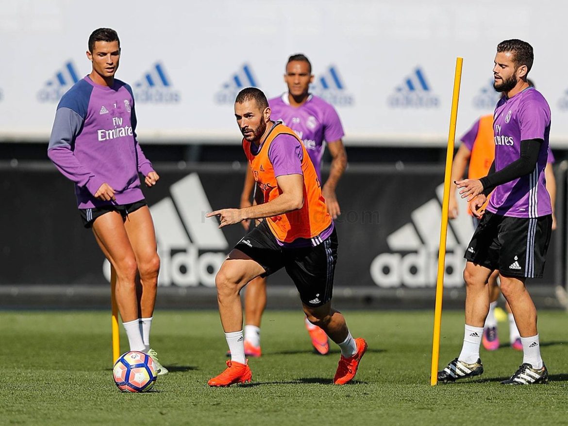 HLV Deschamps phân trần lý do gạt Benzema