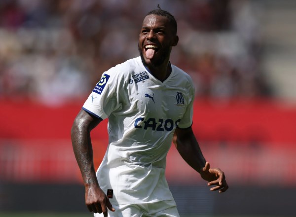 HLV Marseille bất ngờ với Nuno Tavares