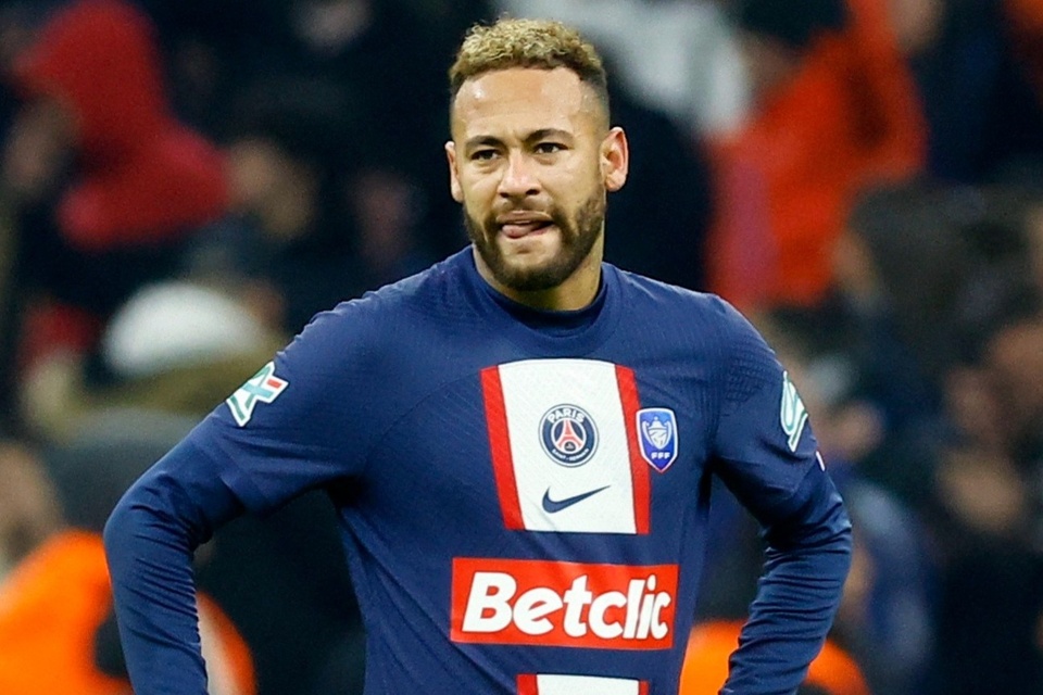 HLV PSG ám chỉ Neymar mắc sai lầm ‘ngu ngốc’