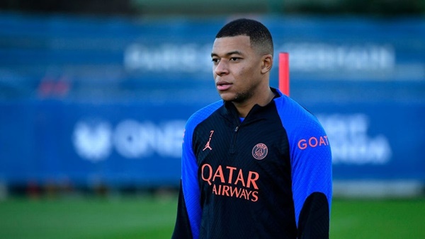 HLV PSG hạnh phúc khi Mbappe cắt ngắn kỳ nghỉ