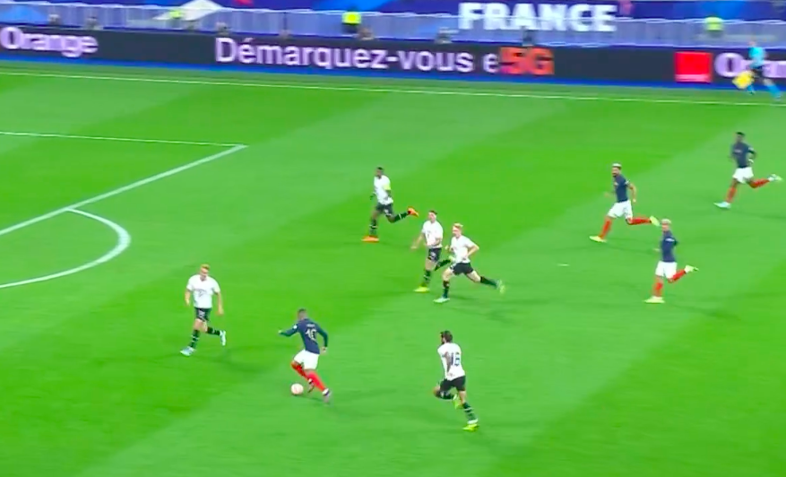 Hóa Messi, Mbappe ‘1 cân 5’